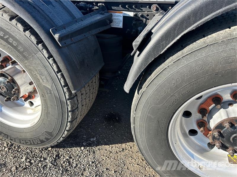 Volvo VNR 6x4 T/A Day Cab Truck Tractor Sattelzugmaschinen