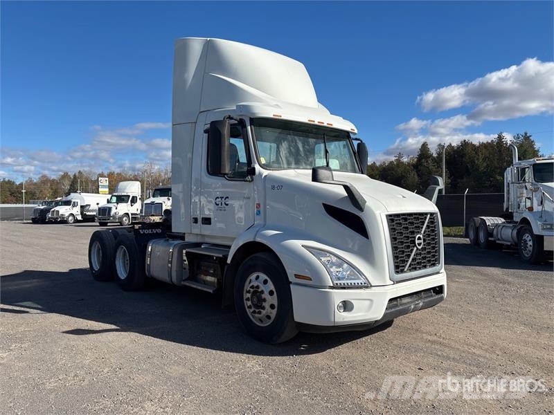 Volvo VNR 6x4 T/A Day Cab Truck Tractor Sattelzugmaschinen