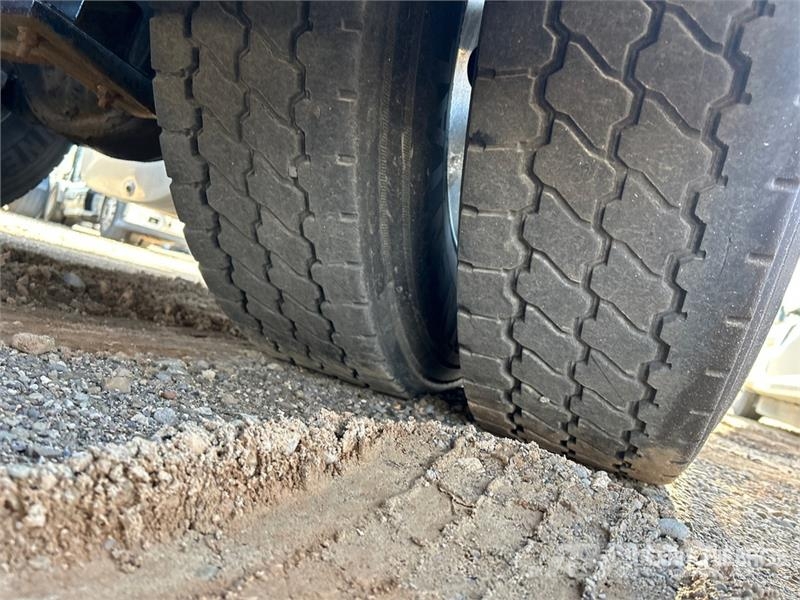 Volvo VNR 6x4 T/A Day Cab Truck Tractor (Inoperable) Motrici e Trattori Stradali