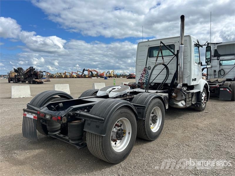 Volvo VNR 6x4 T/A Day Cab Truck Tractor Sattelzugmaschinen