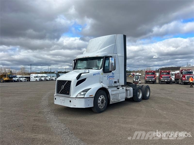 Volvo VNR 6x4 T/A Day Cab Truck Tractor Trekkers