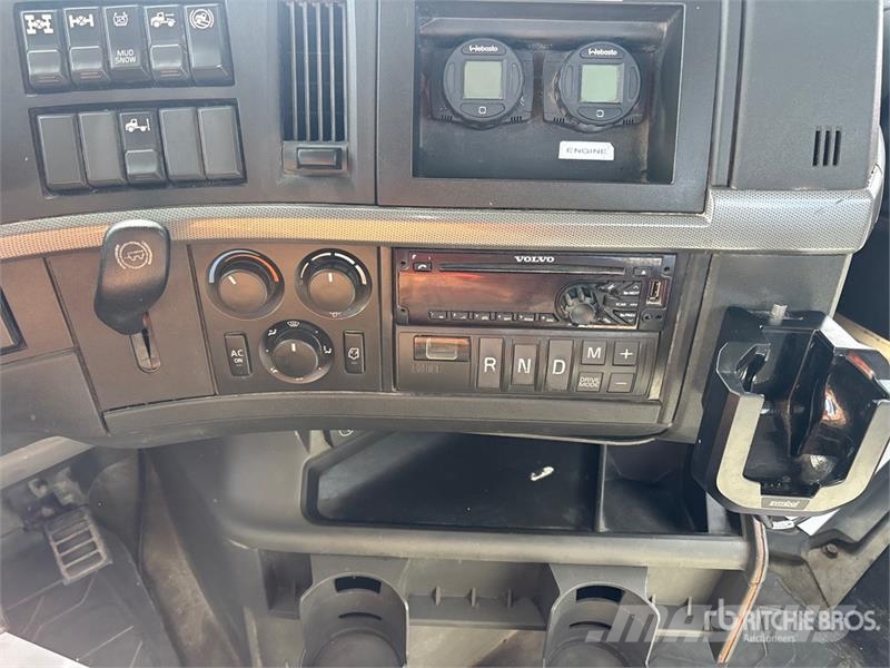 Volvo VNR 6x4 T/A Day Cab Truck Tractor Motrici e Trattori Stradali