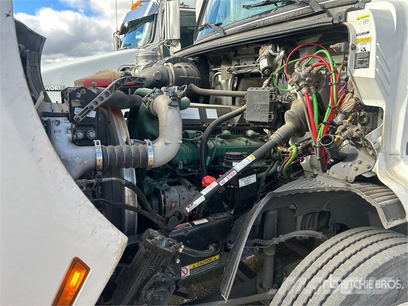 Volvo VNR 6x4 T/A Day Cab Truck Tractor Trekkers