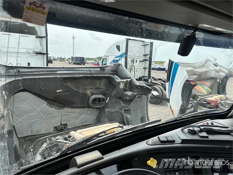 Volvo VNR 6x4 T/A Day Cab Truck Tractor 牵引车