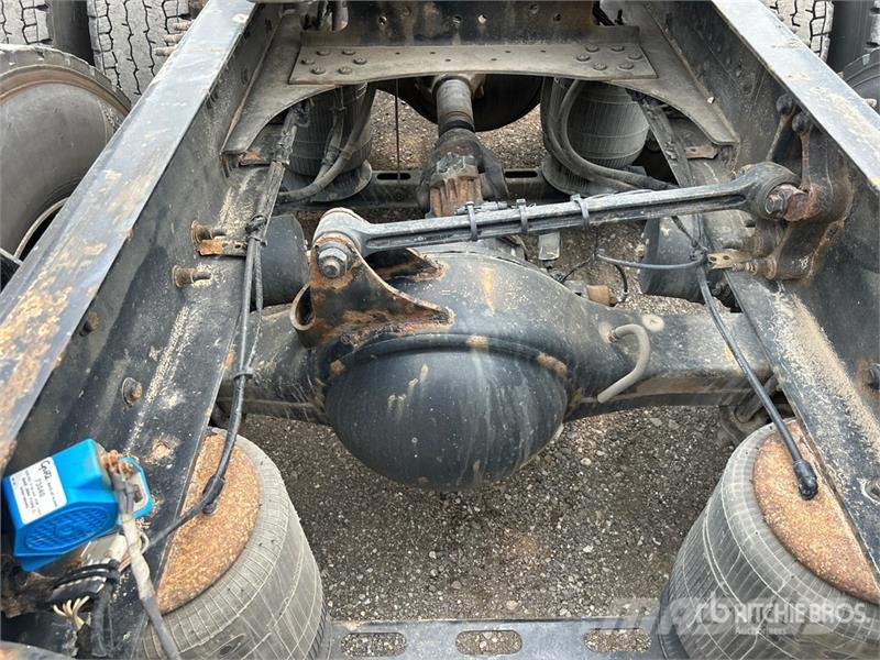 Volvo VNR 6x4 T/A Day Cab Truck Tractor 牵引车