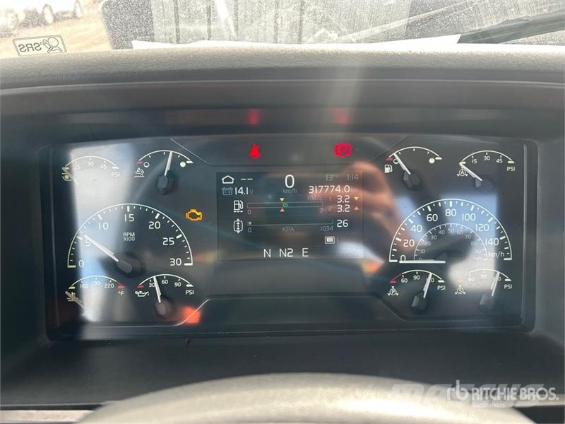 Volvo VNR 6x4 T/A Day Cab Truck Tractor Trekkers