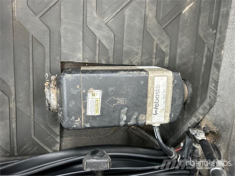 Volvo VNR 6x4 T/A Day Cab Truck Tractor 牵引车