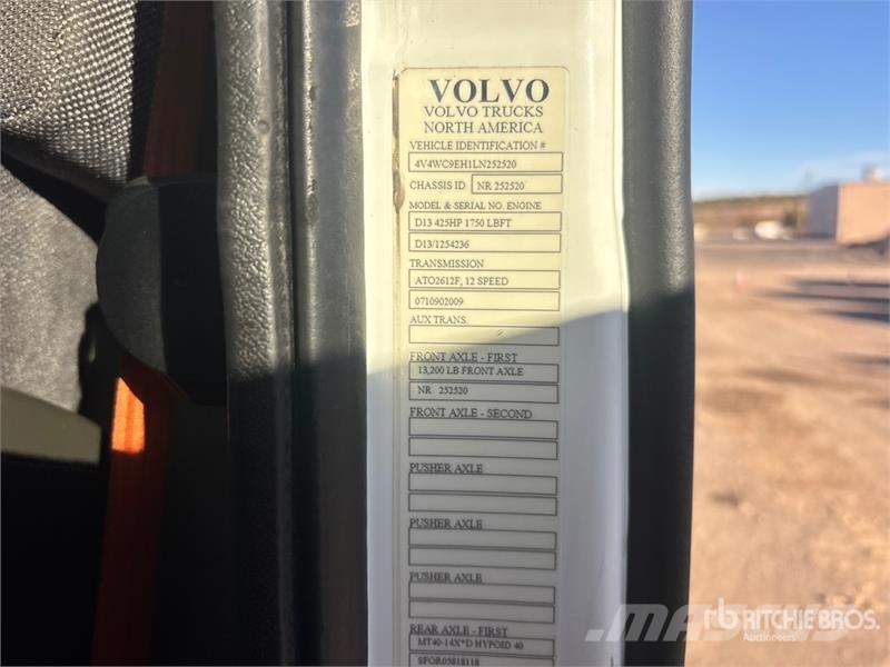 Volvo VNR 6x4 T/A Day Cab Truck Tractor Motrici e Trattori Stradali