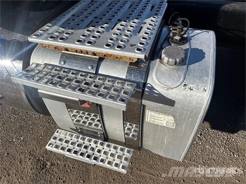 Volvo VNR 6x4 T/A Day Cab Truck Tractor Motrici e Trattori Stradali