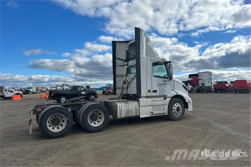 Volvo VNR 6x4 T/A Day Cab Truck Tractor Trekkers