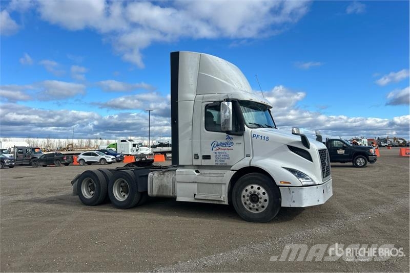 Volvo VNR 6x4 T/A Day Cab Truck Tractor Trekkers