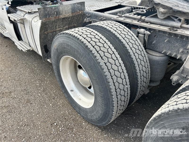 Volvo VNR 6x4 T/A Day Cab Truck Tractor Trekkers