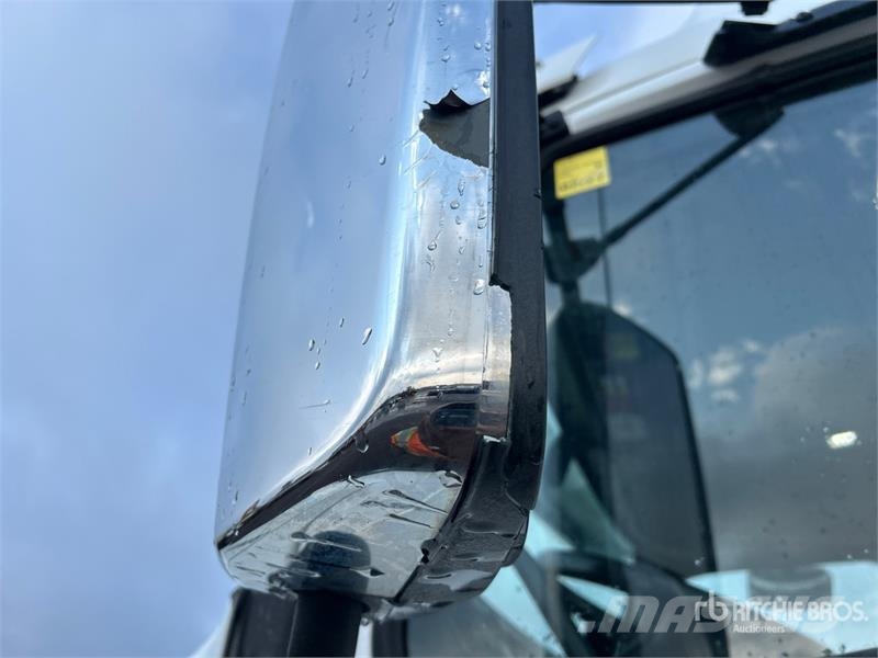 Volvo VNR 6x4 T/A Day Cab Truck Tractor Motrici e Trattori Stradali