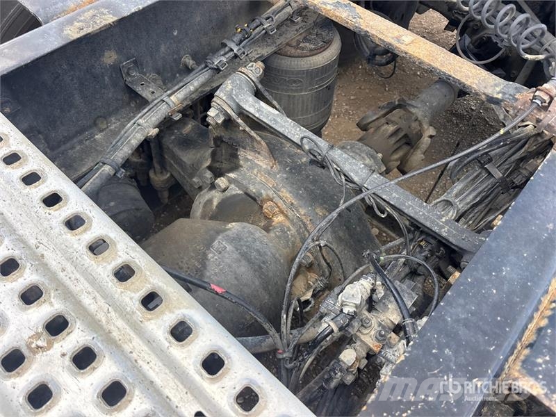 Volvo VNR 6x4 T/A Day Cab Truck Tractor Motrici e Trattori Stradali