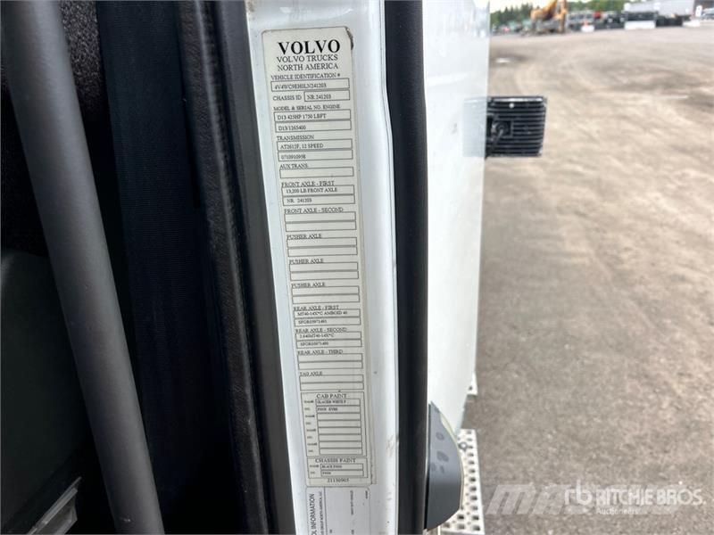 Volvo VNR 6x4 T/A Day Cab Truck Tractor Motrici e Trattori Stradali
