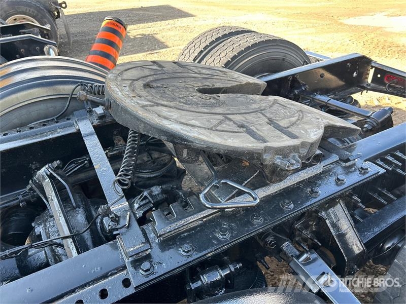 Volvo VNR 6x4 T/A Day Cab Truck Tractor (Inoperable) Motrici e Trattori Stradali
