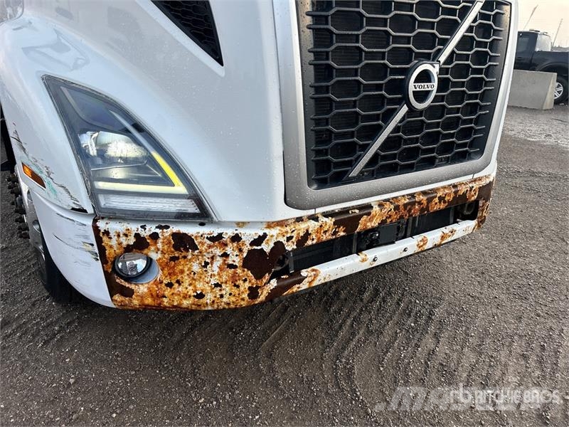 Volvo VNR 6x4 T/A Day Cab Truck Tractor Motrici e Trattori Stradali