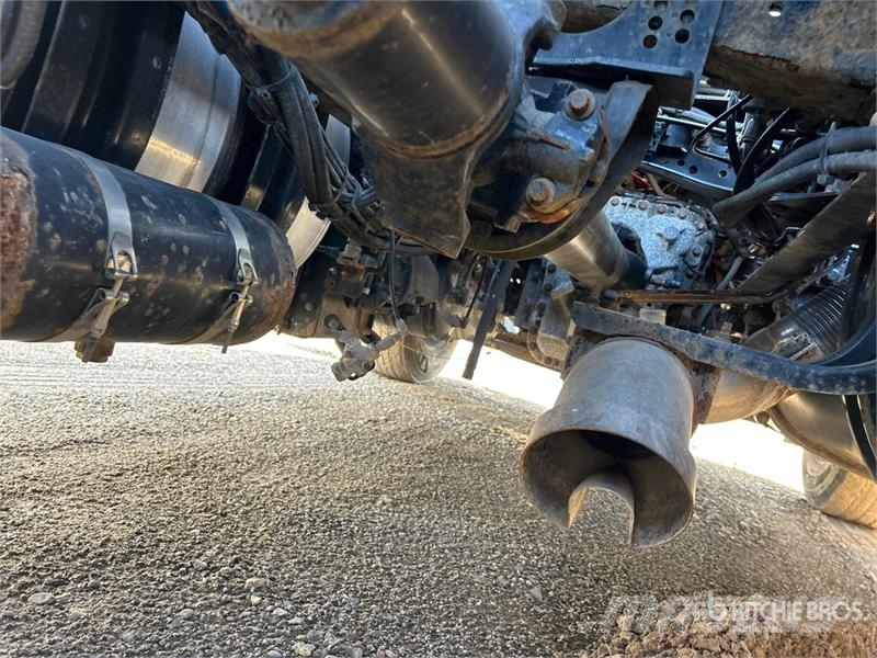 Volvo VNR 6x4 T/A Day Cab Truck Tractor (Inoperable) Motrici e Trattori Stradali