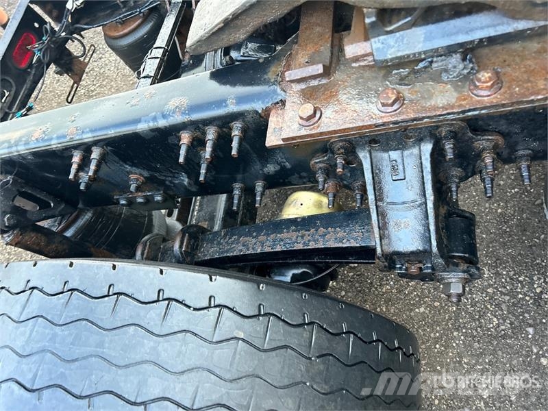 Volvo VNR 6x4 T/A Day Cab Truck Tractor Motrici e Trattori Stradali