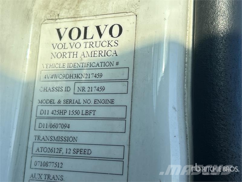 Volvo VNR 6x4 T/A Day Cab Truck Tractor Sattelzugmaschinen