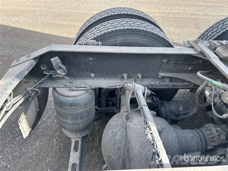 Volvo VNR 6x4 T/A Day Cab Truck Tractor Trekkers