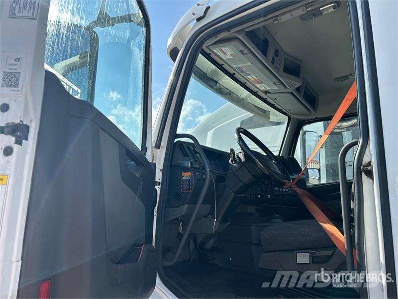 Volvo VNR 6x4 T/A Day Cab Truck Tractor (Inoperable) Motrici e Trattori Stradali