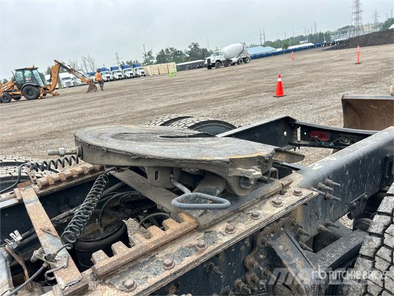 Volvo VNR 6x4 T/A Day Cab Truck Tractor 牵引车