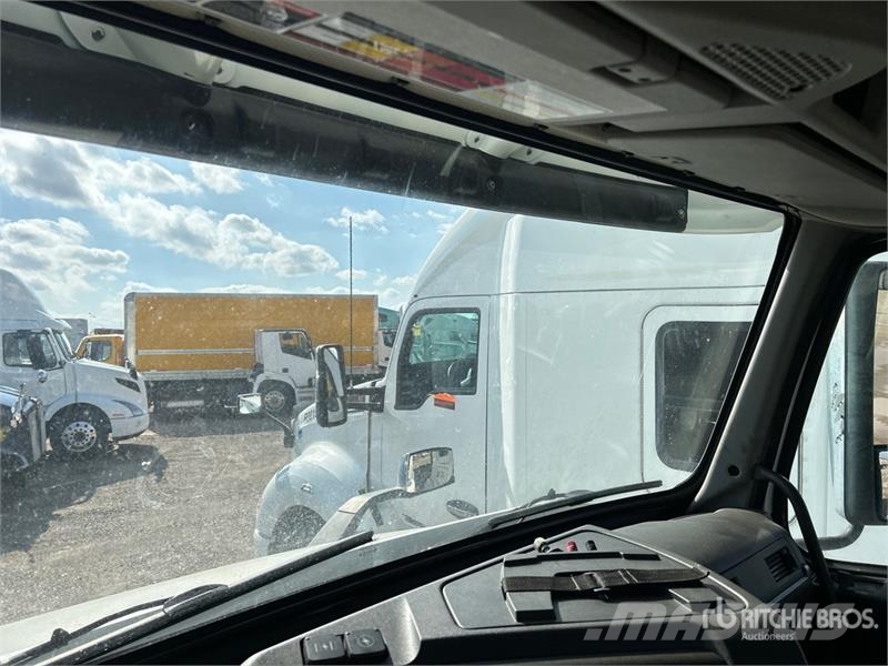 Volvo VNR 6x4 T/A Day Cab Truck Tractor (Inoperable) Motrici e Trattori Stradali