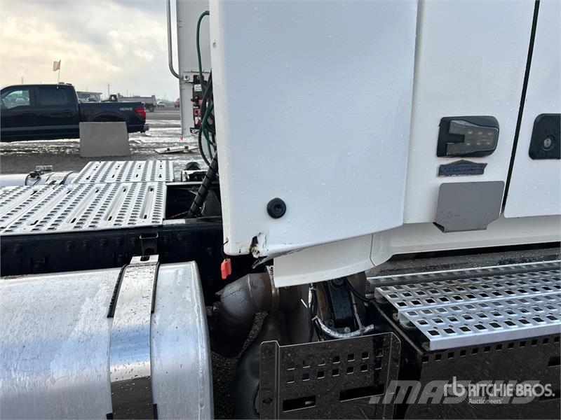Volvo VNR 6x4 T/A Day Cab Truck Tractor Motrici e Trattori Stradali