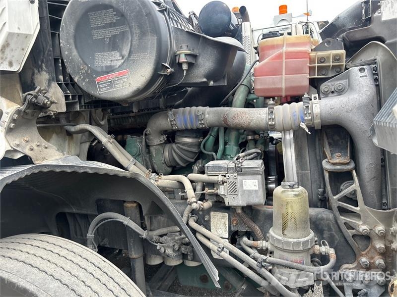 Volvo VNR 6x4 T/A Day Cab Truck Tractor 牵引车