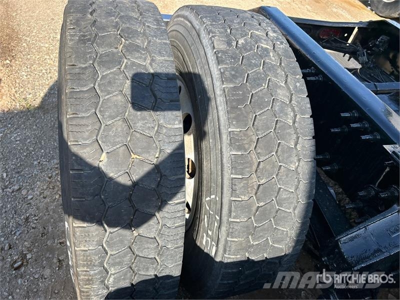 Volvo VNR 6x4 T/A Day Cab Truck Tractor (Inoperable) Motrici e Trattori Stradali