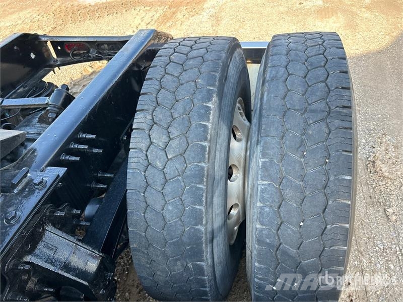 Volvo VNR 6x4 T/A Day Cab Truck Tractor (Inoperable) Motrici e Trattori Stradali