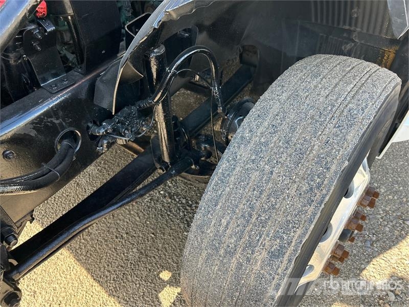 Volvo VNR 6x4 T/A Day Cab Truck Tractor (Inoperable) Motrici e Trattori Stradali