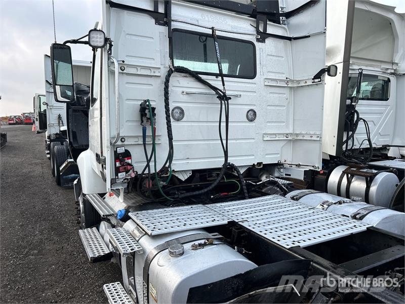 Volvo VNR 6x4 T/A Day Cab Truck Tractor Motrici e Trattori Stradali