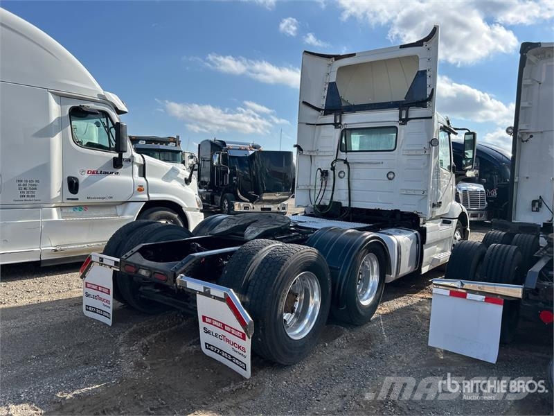 Volvo VNR 6x4 T/A Day Cab Truck Tractor (Inoperable) Motrici e Trattori Stradali