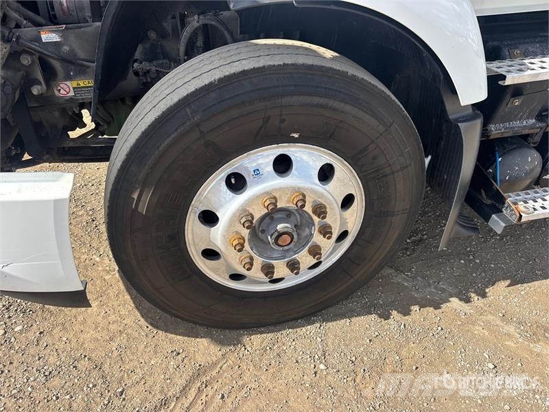 Volvo VNR 6x4 T/A Day Cab Truck Tractor Motrici e Trattori Stradali