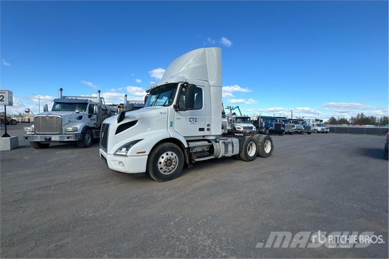 Volvo VNR 6x4 T/A Day Cab Truck Tractor Sattelzugmaschinen