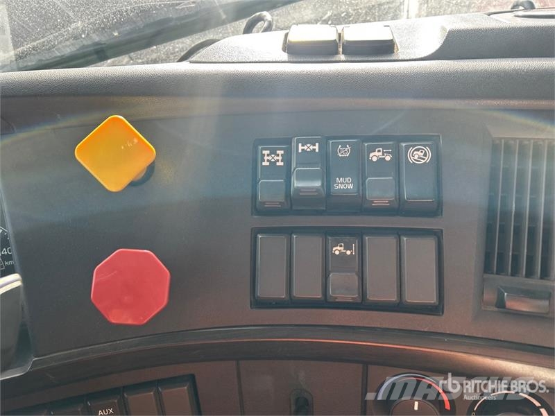 Volvo VNR 6x4 T/A Day Cab Truck Tractor Trekkers