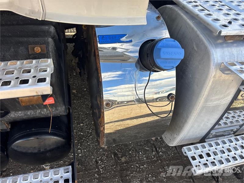 Volvo VNR 6x4 T/A Day Cab Truck Tractor Sattelzugmaschinen