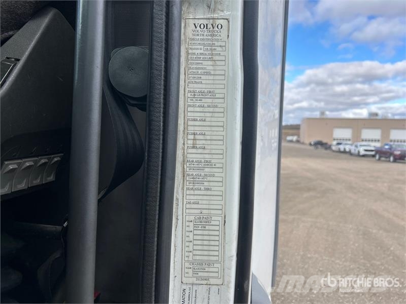 Volvo VNR 6x4 T/A Day Cab Truck Tractor Trekkers