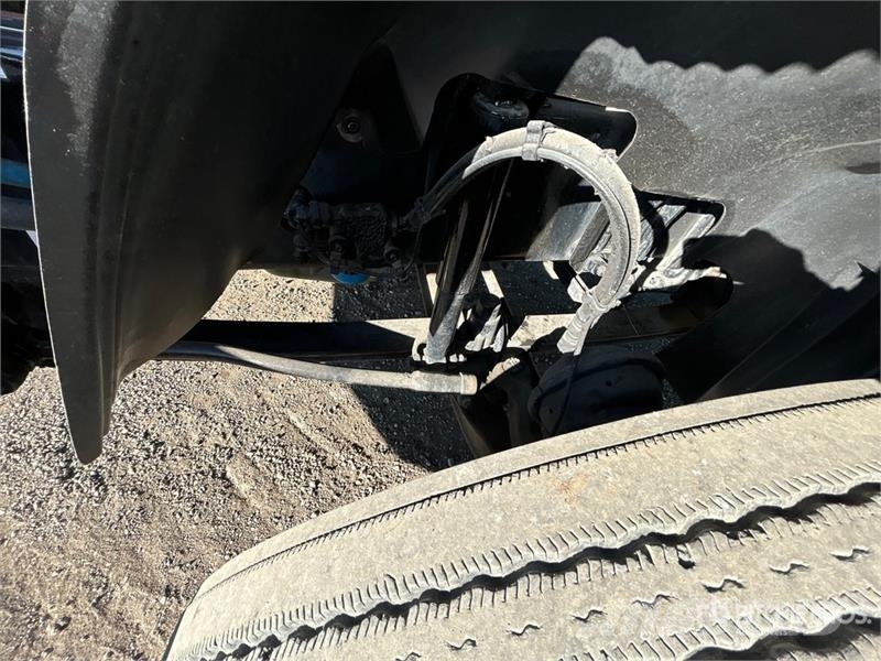 Volvo VNR 6x4 T/A Day Cab Truck Tractor Sattelzugmaschinen