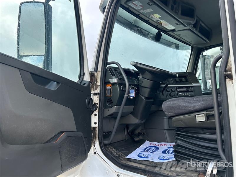 Volvo VNR 6x4 T/A Day Cab Truck Tractor Motrici e Trattori Stradali