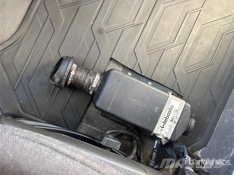 Volvo VNR 6x4 T/A Day Cab Truck Tractor Motrici e Trattori Stradali