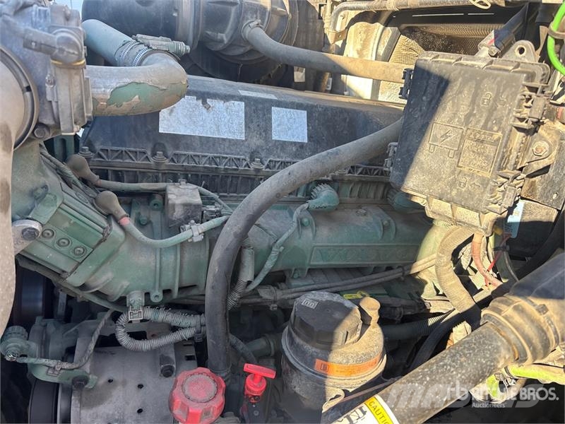 Volvo VNR 6x4 T/A Day Cab Truck Tractor Motrici e Trattori Stradali