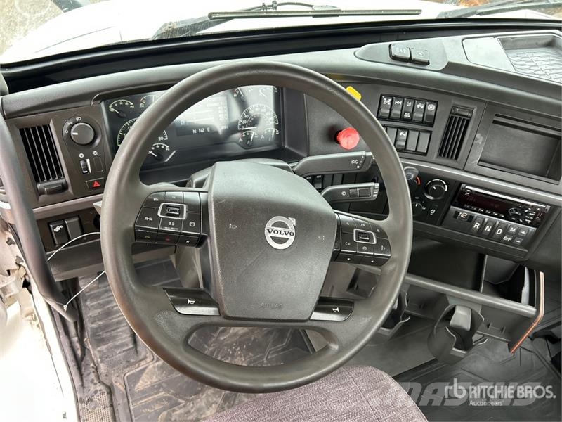 Volvo VNR 6x4 T/A Day Cab Truck Tractor Motrici e Trattori Stradali