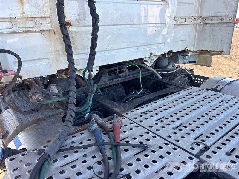 Volvo VNR 6x4 T/A Day Cab Truck Tractor Motrici e Trattori Stradali