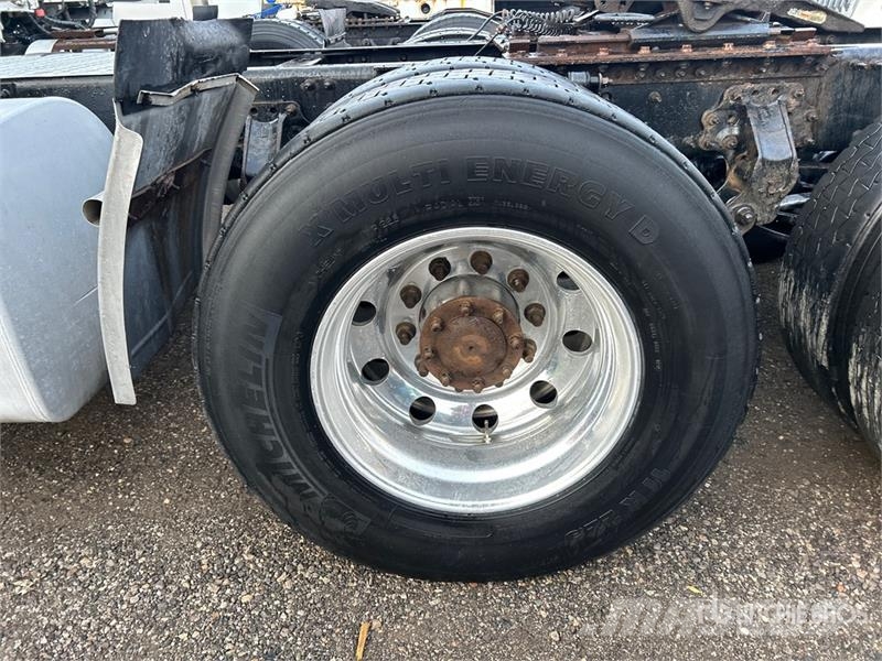 Volvo VNR 6x4 T/A Day Cab Truck Tractor Motrici e Trattori Stradali