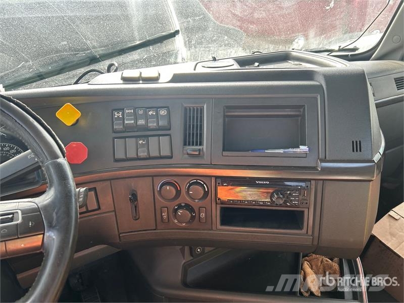 Volvo VNR 6x4 T/A Day Cab Truck Tractor Trekkers
