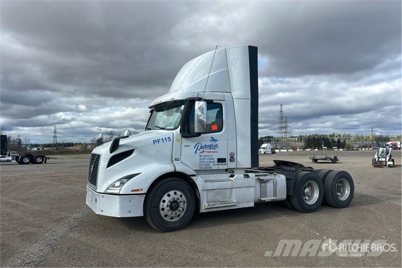 Volvo VNR 6x4 T/A Day Cab Truck Tractor Trekkers