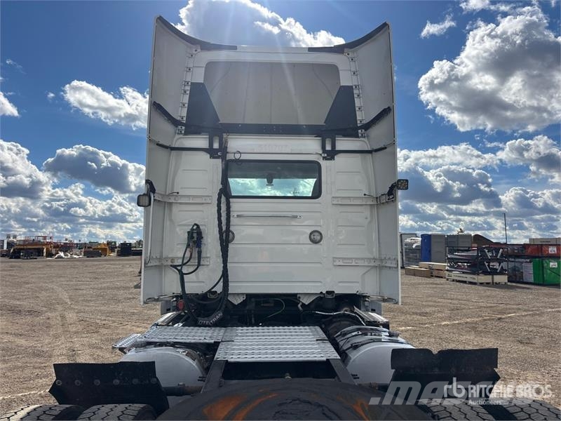 Volvo VNR 6x4 T/A Day Cab Truck Tractor Sattelzugmaschinen